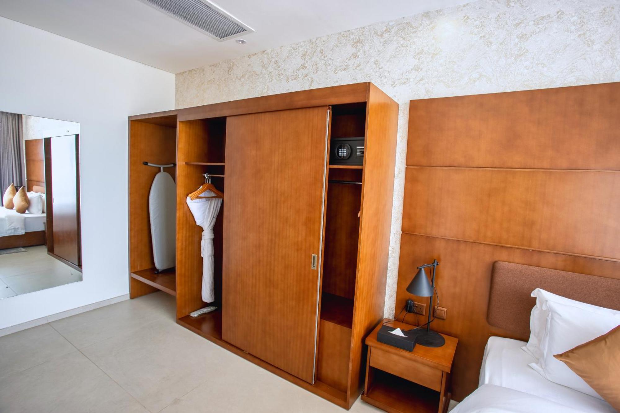 Alisa Hotel Tema Zewnętrze zdjęcie